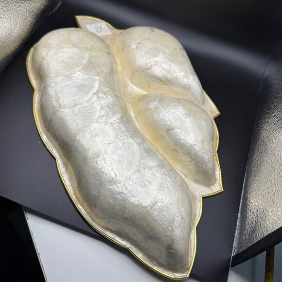 Gold-Trimmed Capiz Leaf Shaped Divided Serving Dish 30x20x4cm - Picture 2 of 5